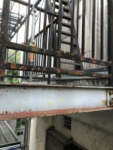 名古屋市にて外壁塗装〈Hビル　外壁・鉄骨階段・塔屋・室内塗装など〉 施工前