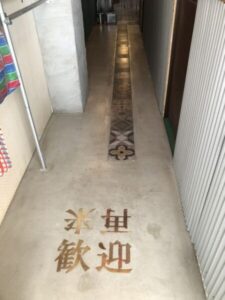 春日井市にて店舗内塗装完工2