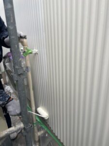春日井市で貸家の外壁塗装　施工の様子